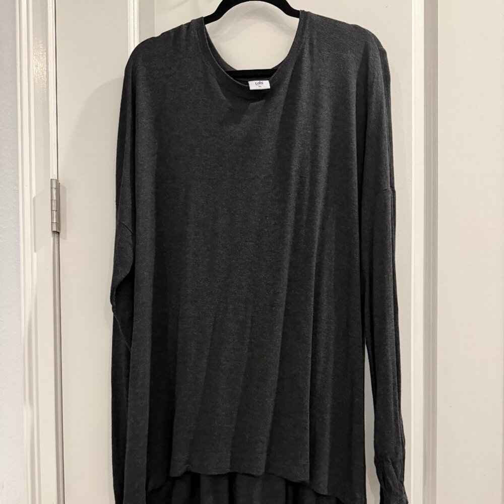 CABI GREY AND BLACK T-SHIRT TUNIC TOP WITH ACCENTED WAIST AND LONG SLEEVED